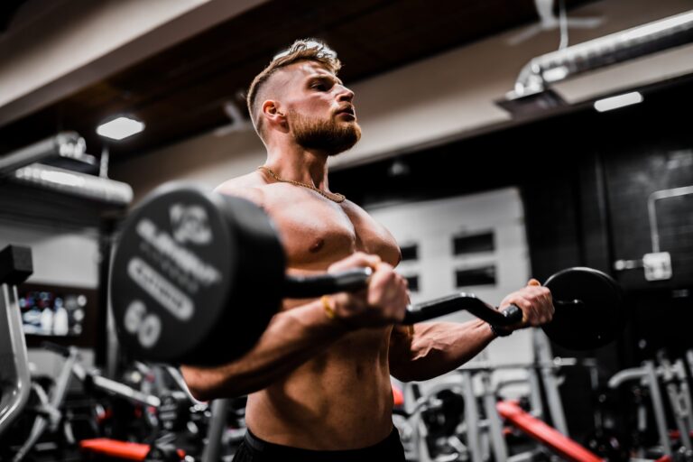 Bodybuilder and online coach @Crowtersix working out at a gym!Instagram: @VisualsByRoyalZ